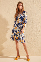 Load image into Gallery viewer, Trendyol Belted Dress TWOSS20EL0244
